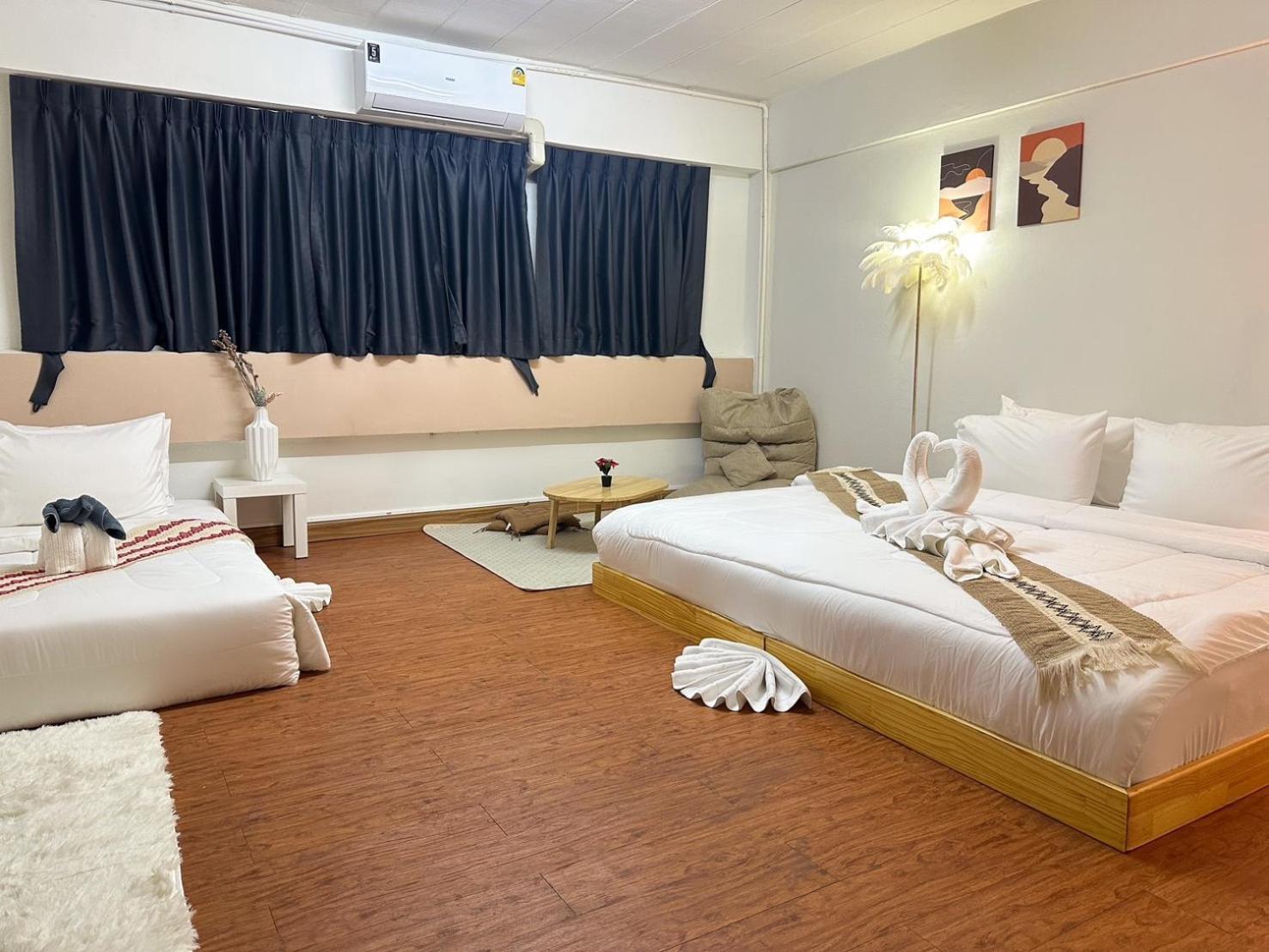 Montana Hotel & Hostel Phuket Karon Exterior foto