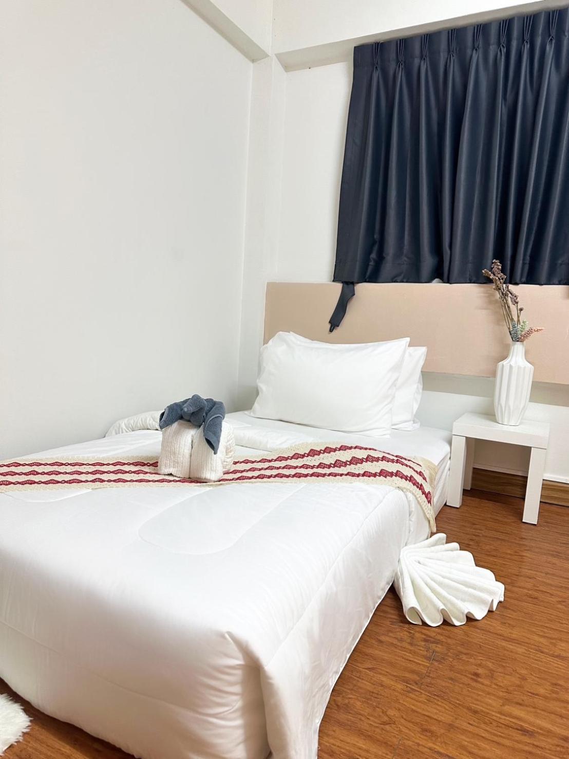 Montana Hotel & Hostel Phuket Karon Exterior foto